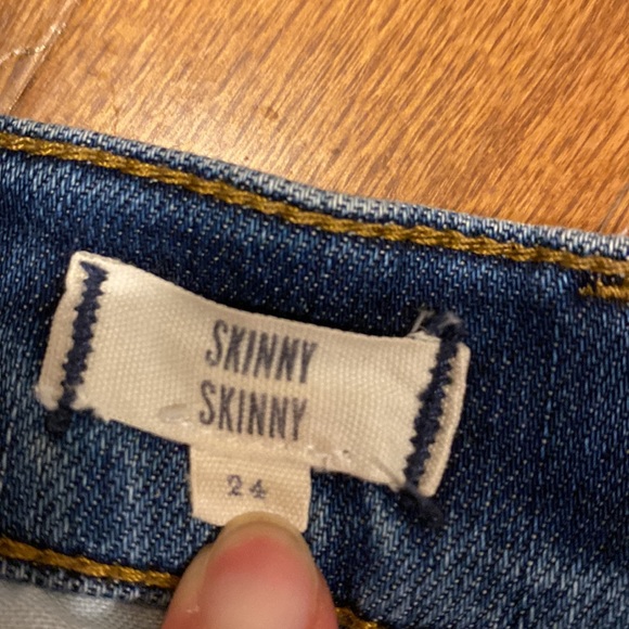 MADEWELL Skinny Skinny Ripped Jeans in Edmonton Wash - Picture 4 of 9